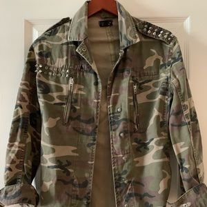 Top shop arm jacket with spikes